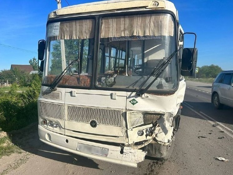 В ДТП с автобусом в Дубровичах пострадали четыре человека