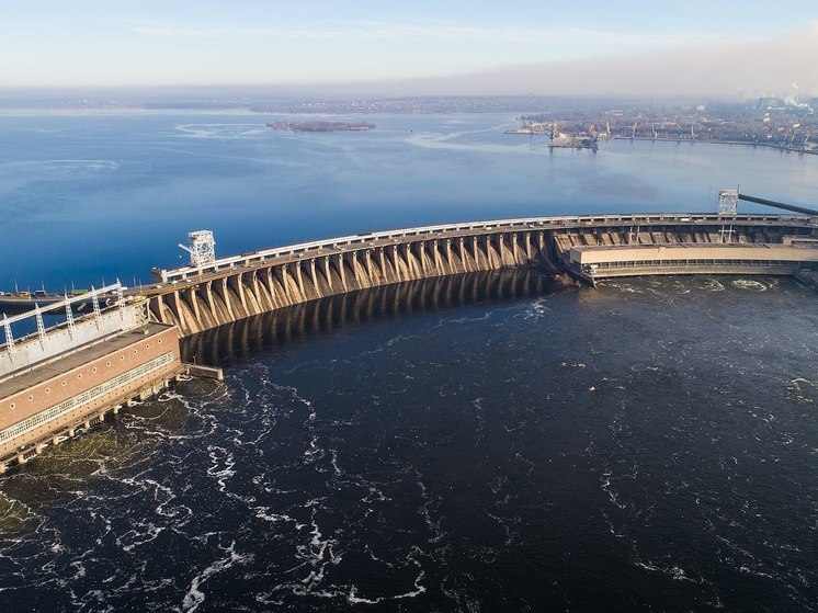 Сброс воды с ДнепроГЭС: власти Новой Каховки не опасаются подтоплений