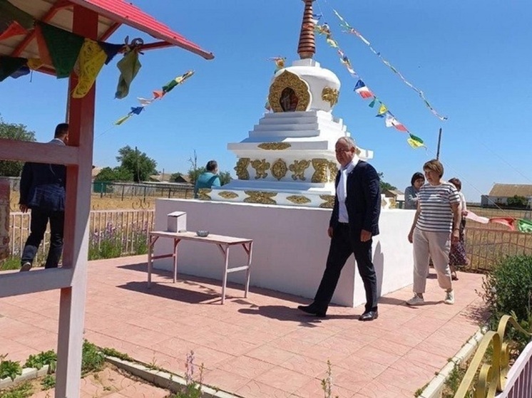 Председатель парламента Осетии посетил в Калмыкии дом своего детства
