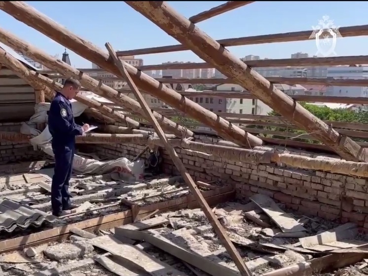 Глава кубанского Минздрава: из-за сорванной кровли с крыши краснодарской школы пострадало 10 детей