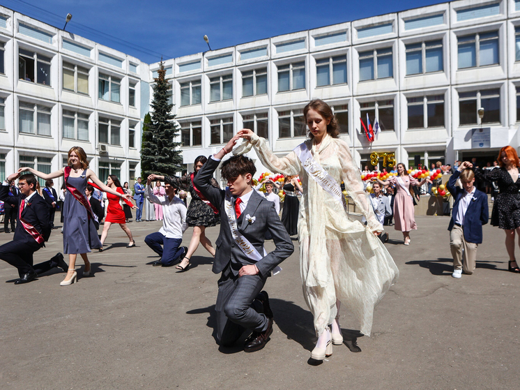 Общемосковские праздники не отменяют локальных традиций

