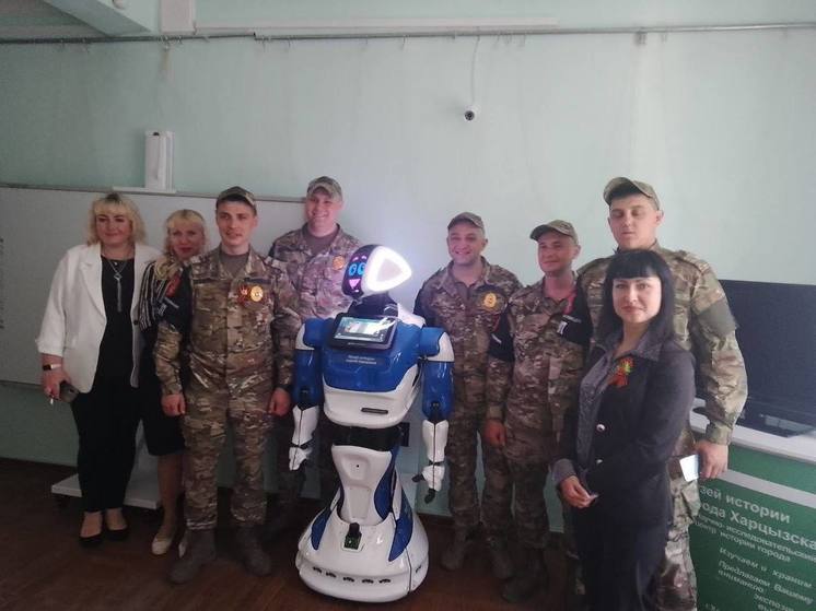 Глава Минкультуры ДНР посетил исторический музей в Харцызске