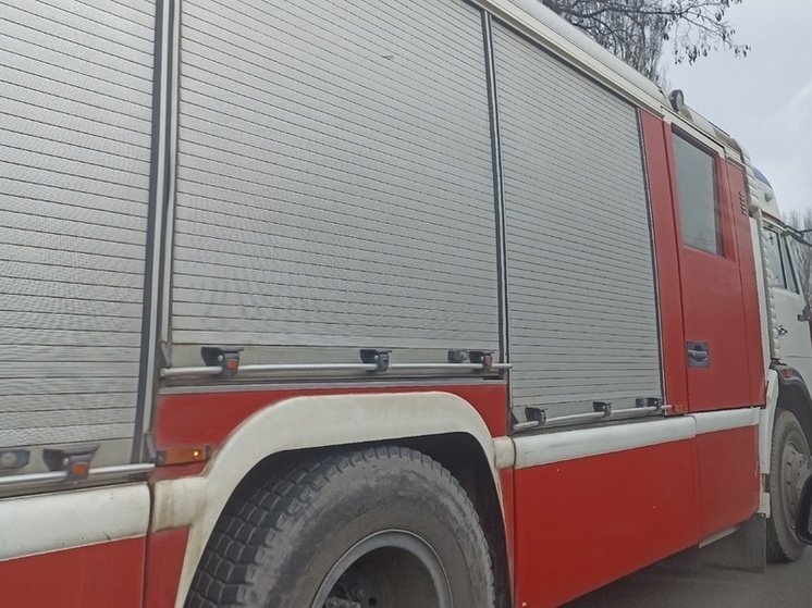 Шесть человек спасены на пожаре в Снежном