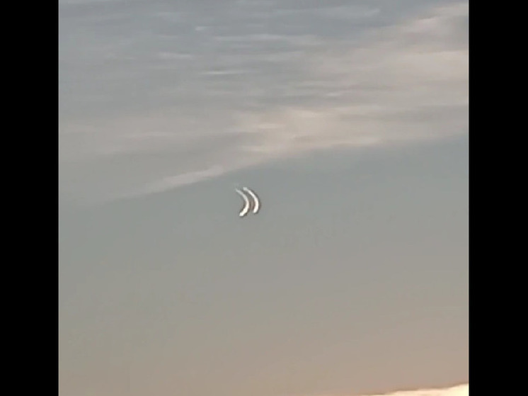 Странные полосы в небе шокировали жителей Петрозаводска