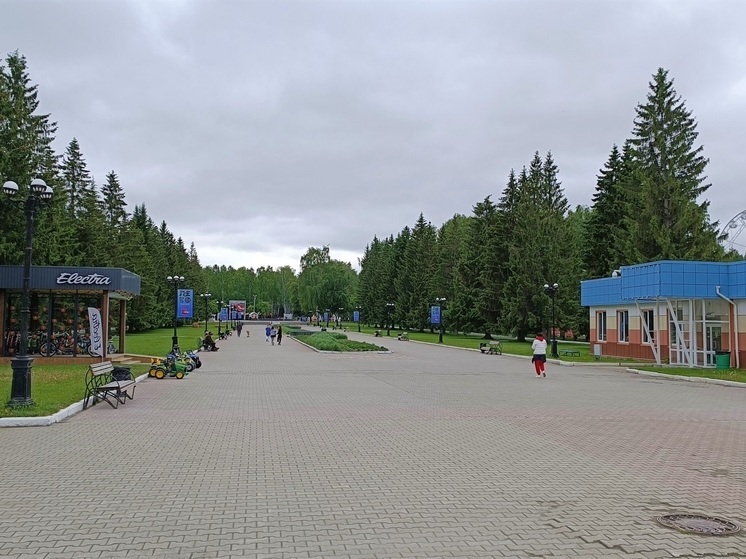 В екатеринбургском ЦПКиО стартовал сезон Летнего театра