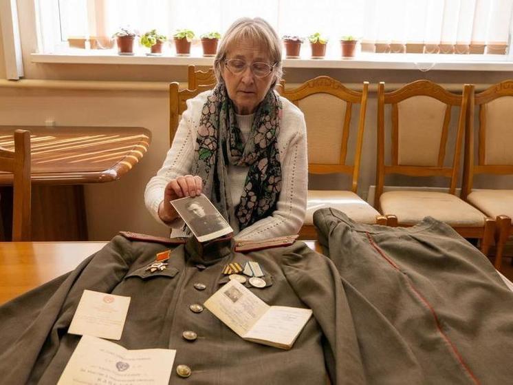Дочь владимирского фронтовика передала в Музей Победы его реликвии