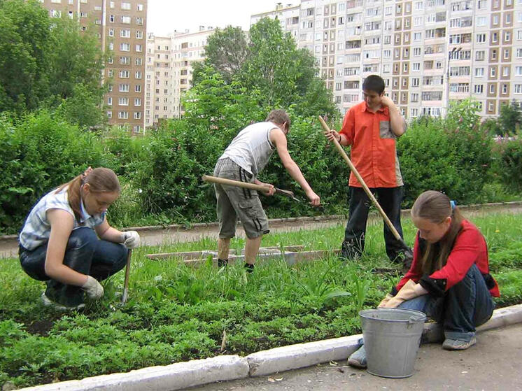 «Трудным» подросткам Октябрьского района предложили летом поработать