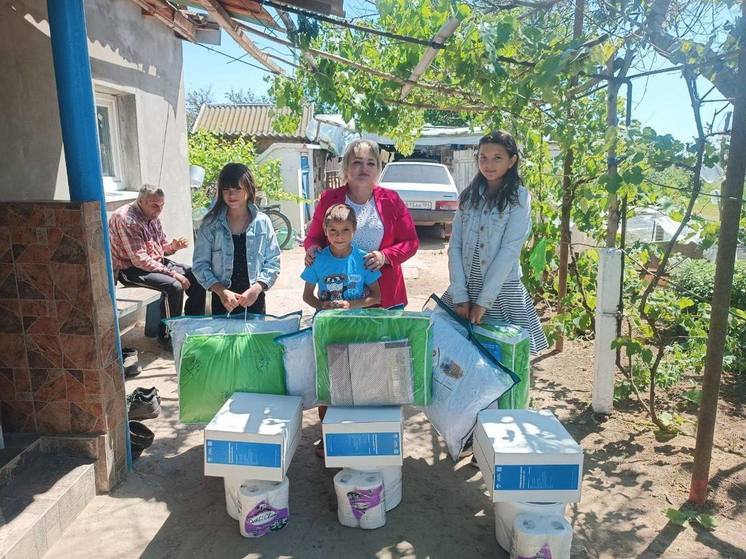 Сиротам Херсонщины привезли гуманитарный груз из Донецка