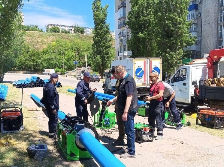 Шефы из Твери проверили ход ремонта водоснабжения в Бердянском районе