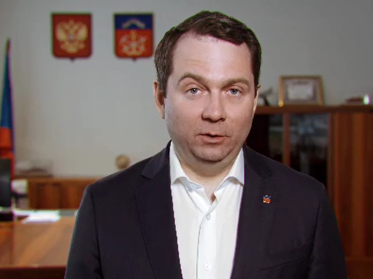Губернатор Чибис поздравил северян с Днем химика