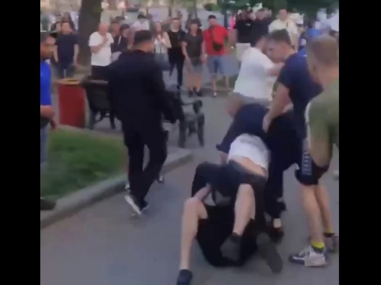 В центре Киева на Крещатике произошла массовая драка