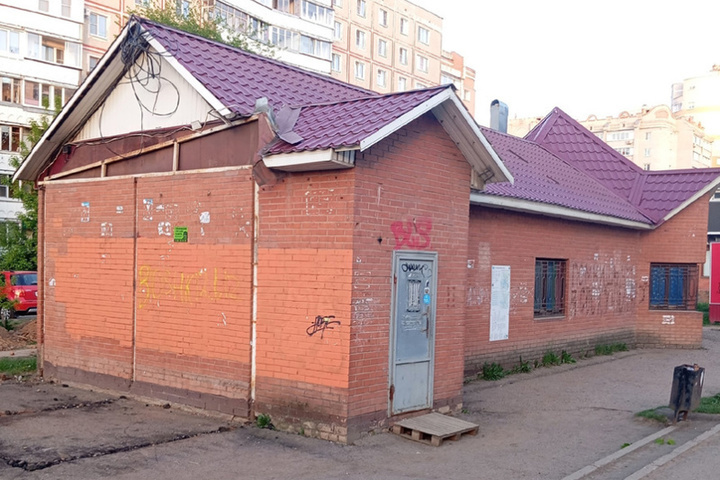 Костромские судебные приставы уже семь лет не могут справиться с самостроем на ул. Ивана Сусанина