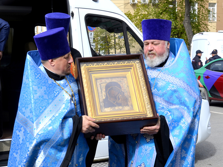 В Пермь принесена икона Божией Матери «Казанская»