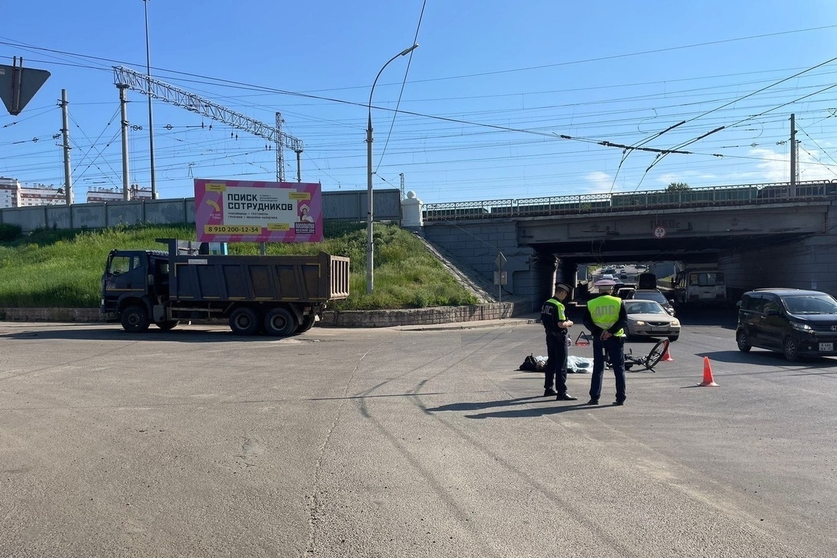 В Орле после столкновения с грузовиком погиб велосипедист - МК Орел