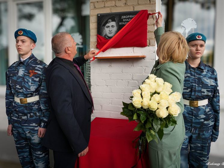 В Томской области увековечили память о двух погибших на СВО бойцах
