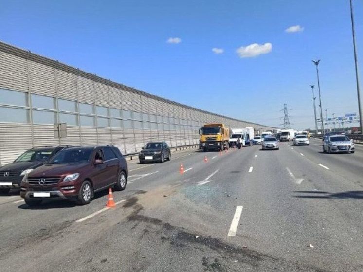 В округе Пушкинский столкнулись 6 автомобилей