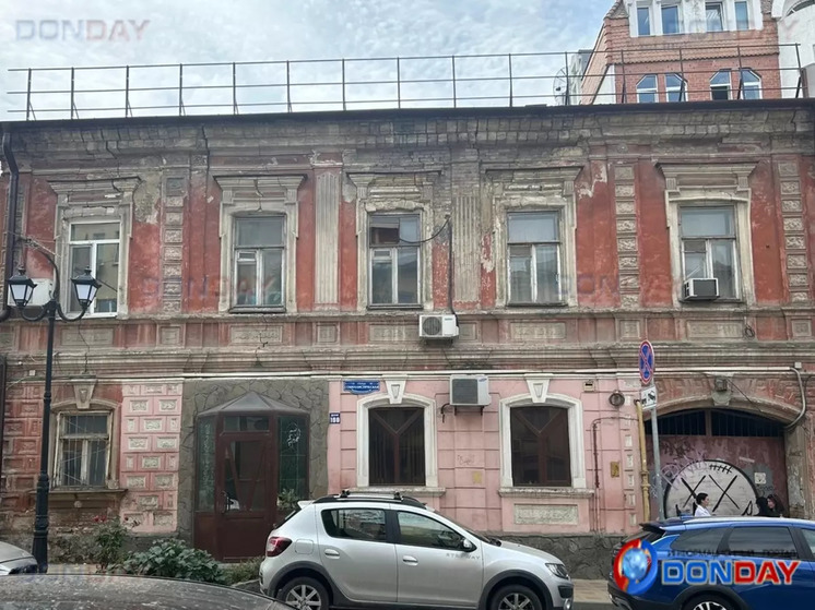 На улице Социалистической рушится дом 1938 года постройки
