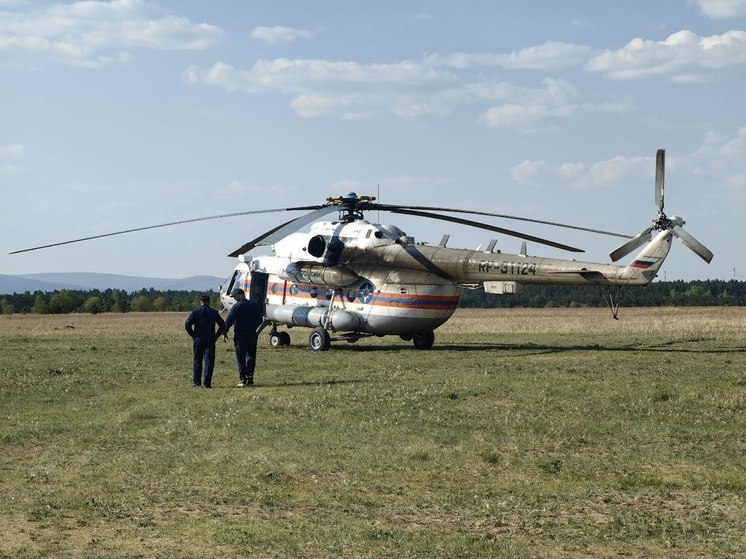 Губернатор Осипов на вертолете облетел места пожаров возле Читы