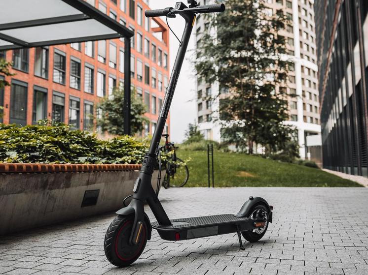 В Хиславичах при столкновении велосипедистки и самокатчика пострадала женщина