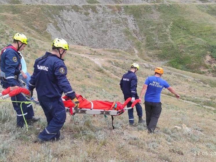 Прокуратура организовала проверку из-за падения подростка со скалы в Феодосии