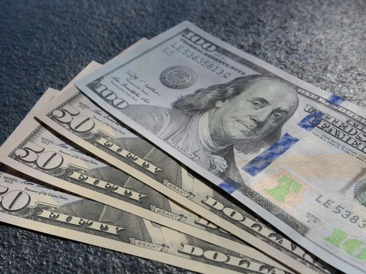 Экономист объяснил, что означает для российской экономики снижение курса доллара