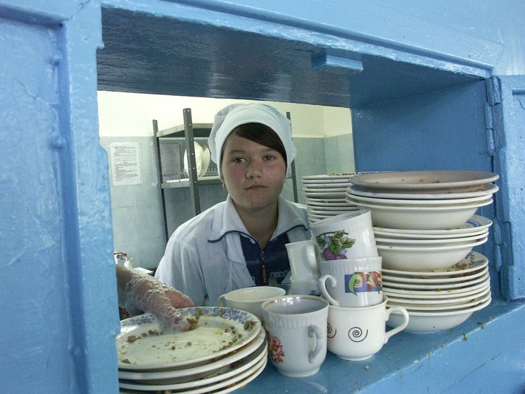 Свыше двух тысяч школьников уже трудоустроились на лето в Подмосковье