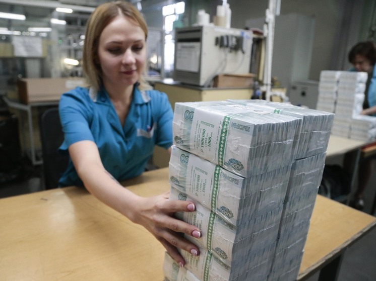 За четыре месяца 2024 года прибыль банков в России превысила 1,2 трлн рублей