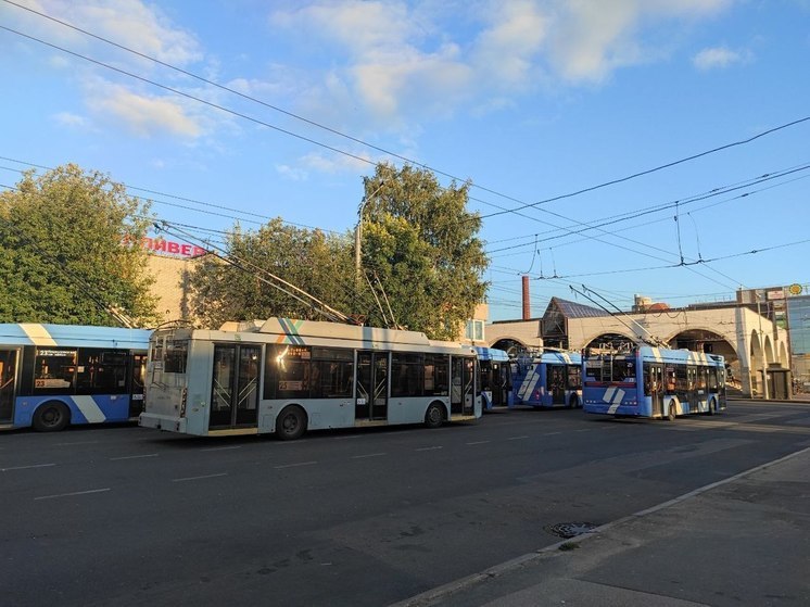 Автобусы и троллейбусы в Мурманске переходят на летнее расписание