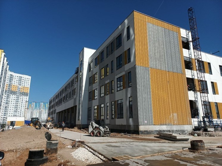Самая большая школа в округе Солнечногорск готова на 80%