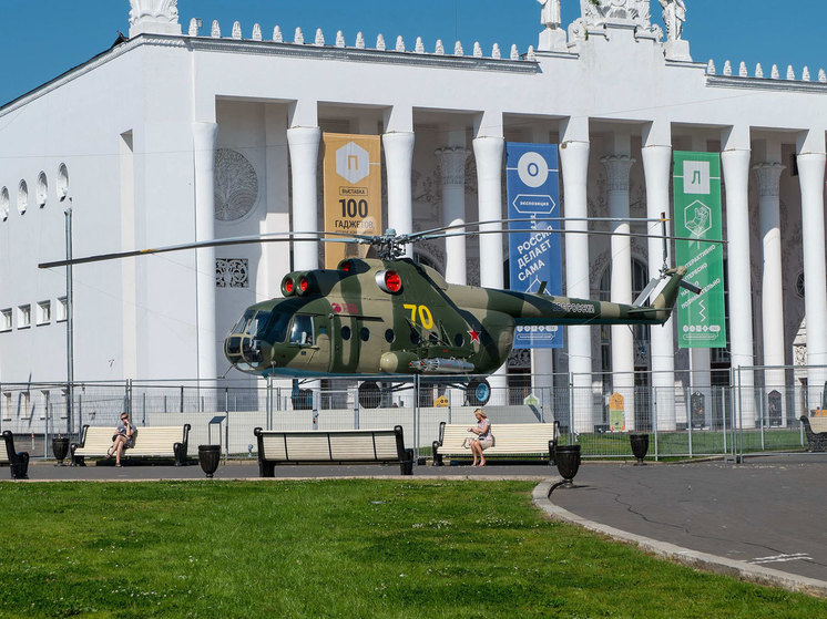 Вертолет Ми-8Т совершил жесткую посадку в Мурманской области