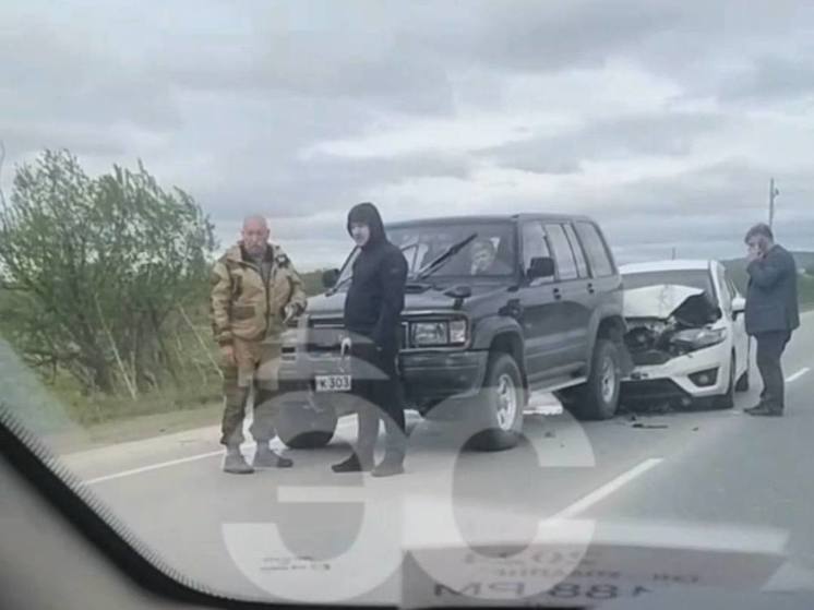 В Южно-Сахалинске иномарка на скорости влетела в джип