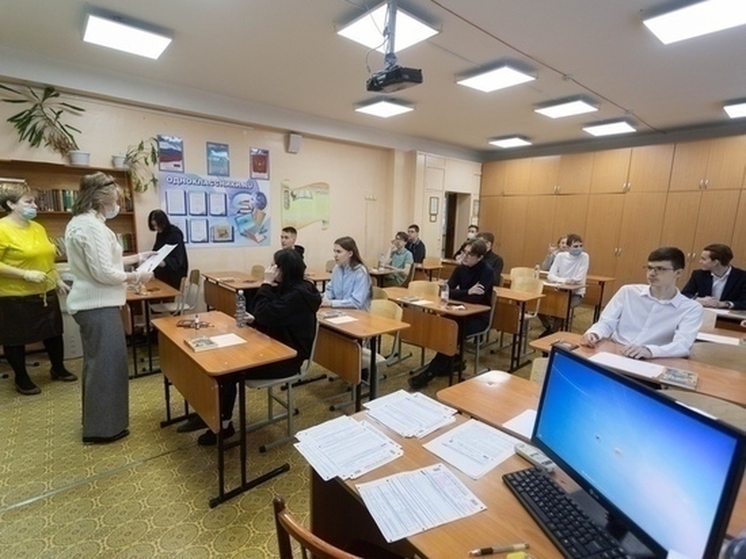 Прокуратура Омской области проверит, просили ли школьников купить ноутбуки для ОГЭ