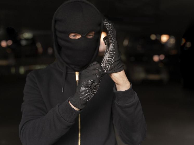 В Брянске грабители 16 и 17 лет напали на прохожего