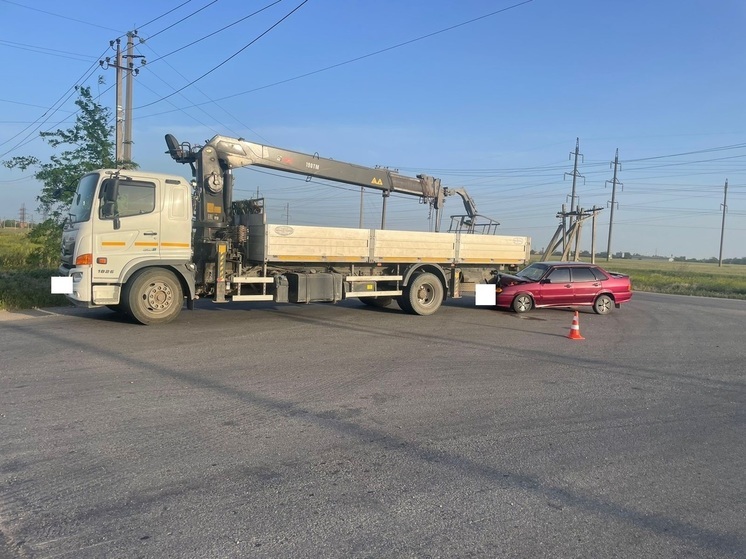 В Буденновске автоледи протаранила эвакуатор: пострадали трое
