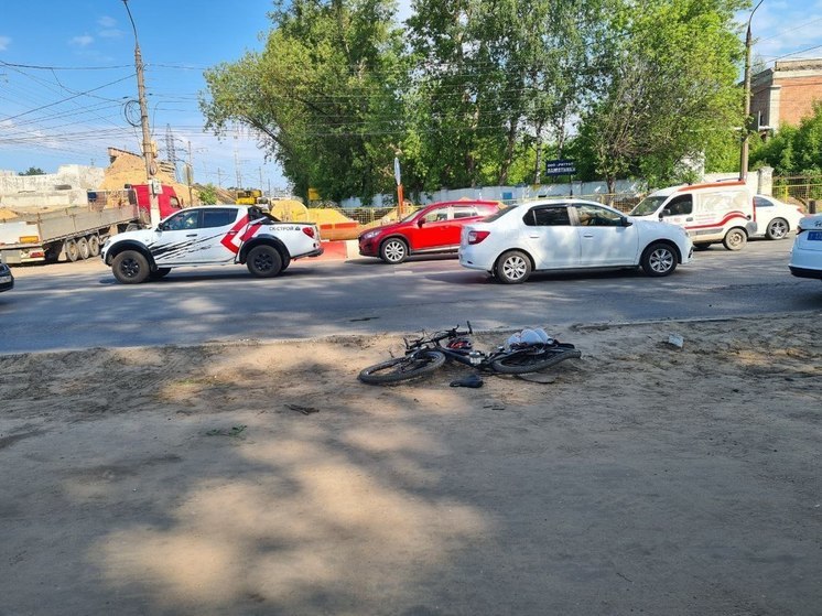 В Твери выезжающий со строительной площадки грузовик сбил велосипедиста