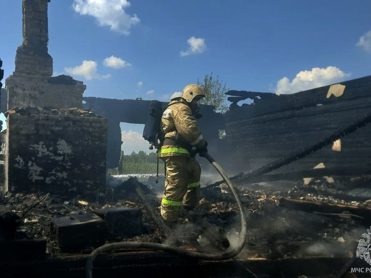 На пожаре в Вологодском округе обнаружен труп человека