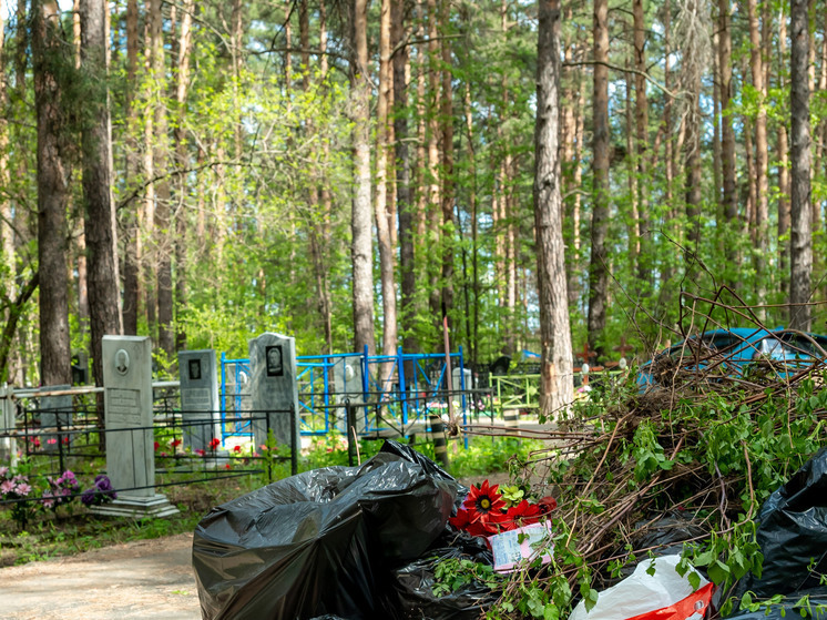 На кладбище курортного города обнаружили брошенные гробы