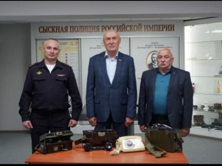 Музею уголовного розыска МВД Бурятии передали раритетные телефоны