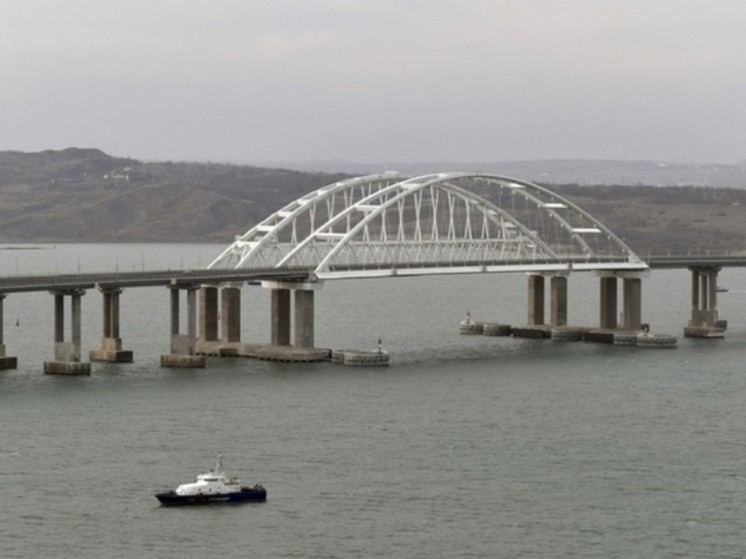 Движение по Крымскому мосту временно перекрыто