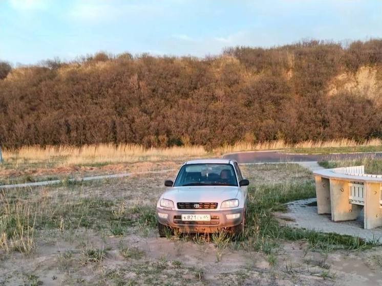 В Александровске-Сахалинском автохам прокатился по пляжу