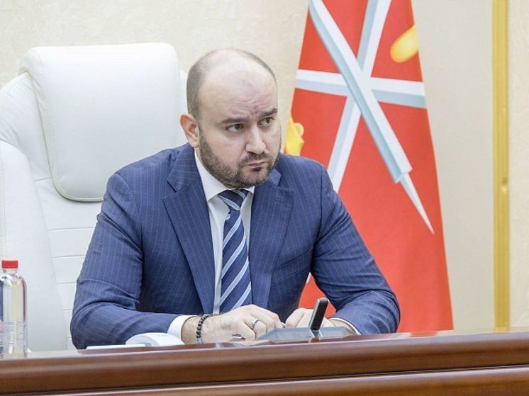 "Привлечены миллиарды денег, строится много предприятий": Воробьев наградил Федорищева