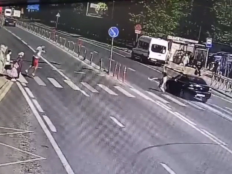 Легковой автомобиль сбил женщину на зебре в Одинцово