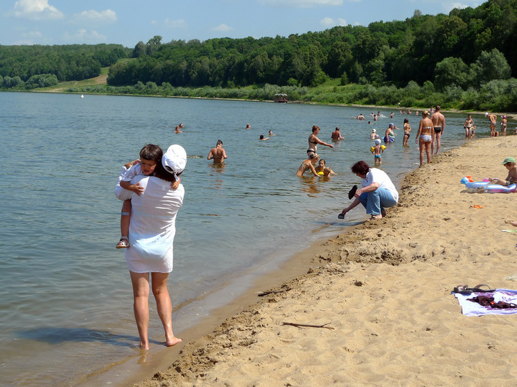 Восемь пляжей открылись для купания на территории Подмосковья