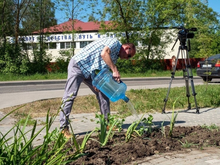 Серпуховские журналисты приняли участие в акции «Сад Победы»