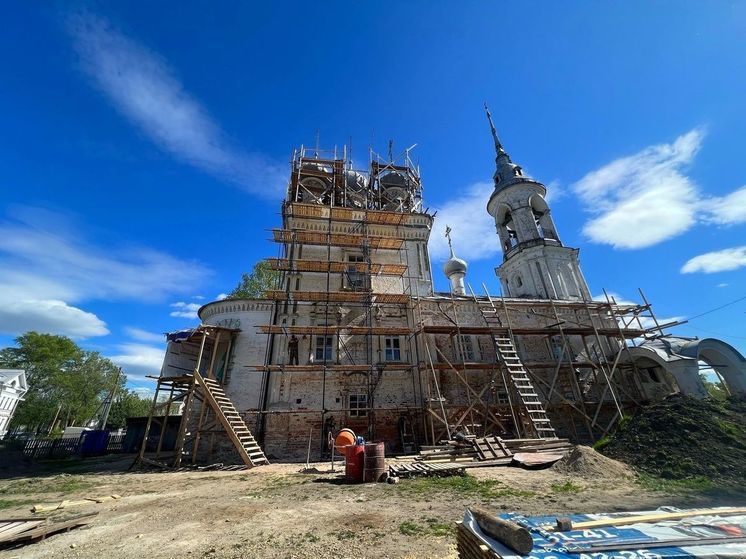 В Вологде реставрируют фасад Сретенского храма