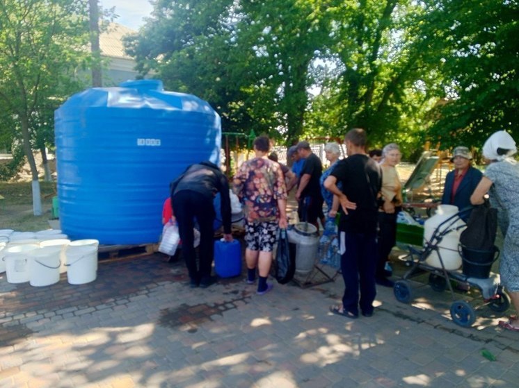 В Васильевке на Херсонщине установили бочку с питьевой водой