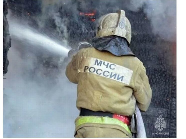 В Холм-Жирковском районе сгорел ангар