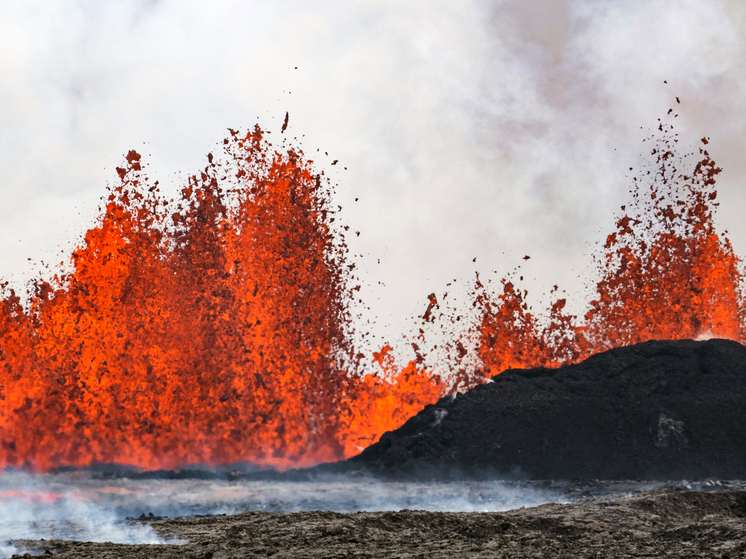 Eruptions of fire-breathing mountains can become stronger each time