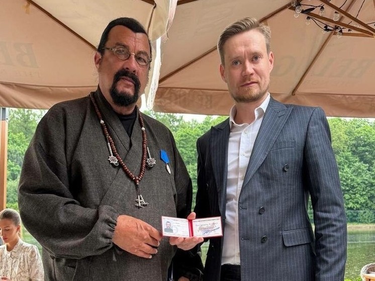 Стивен Сигал примкнул к Татарстанскому отделению комитета поддержки Путина