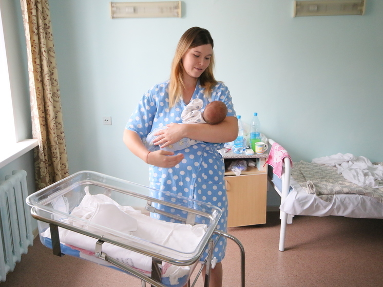 С начала года в Челябинской области родилось почти 11 тысяч детей